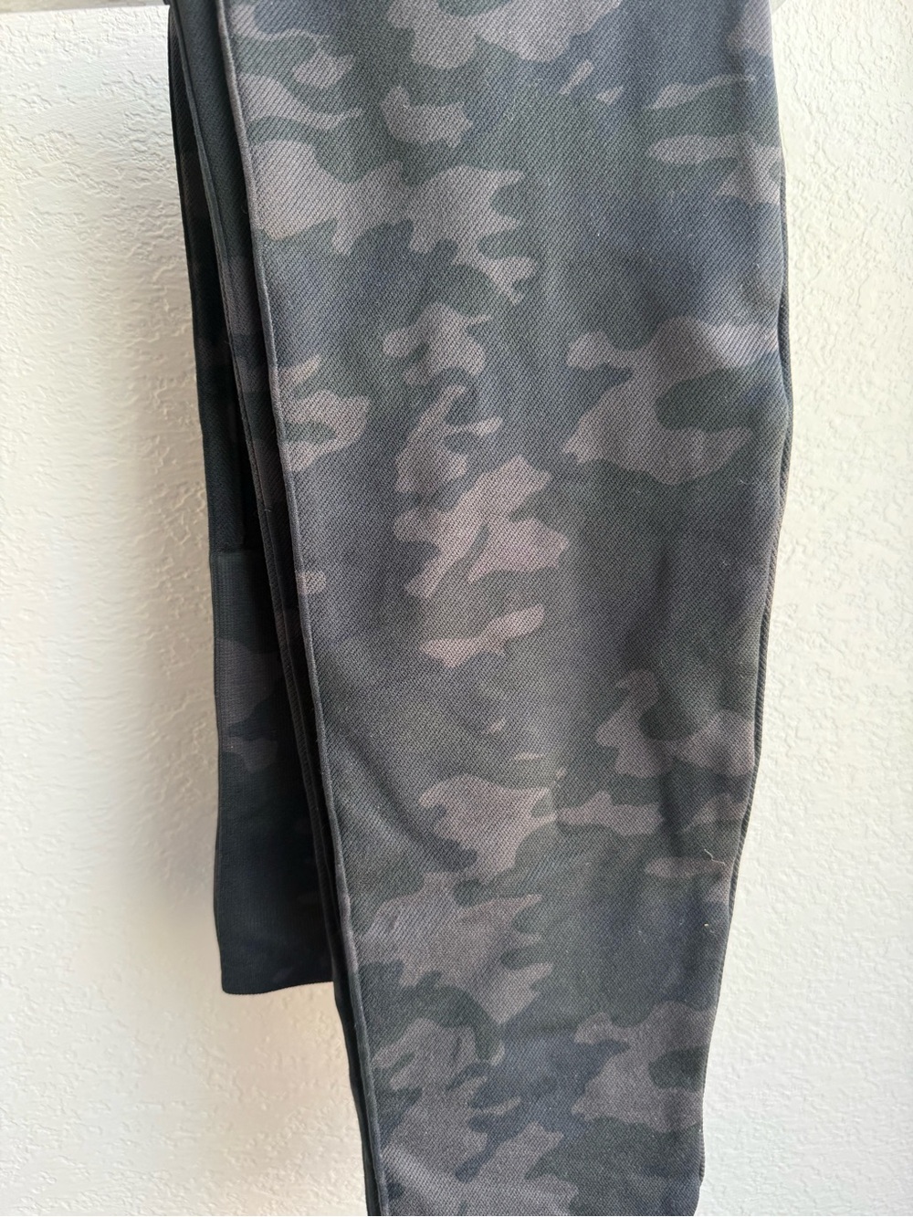 SPANX Camo High-Waist Leggings - Picture 4 of 5
